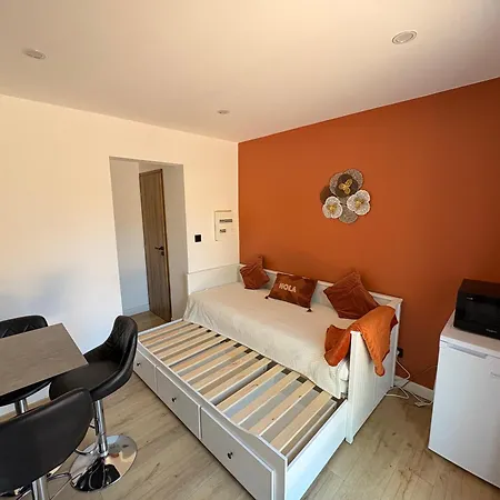 F2 4 Pers 5min Commerce Plages Apartamento *