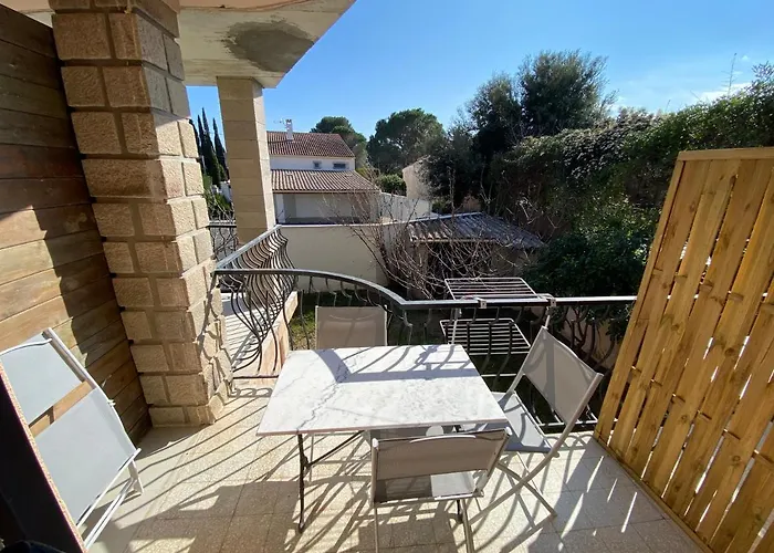 F2 4 Pers 5min Commerce Plages *