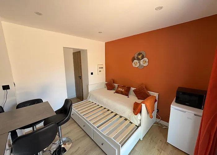 F2 4 Pers 5min Commerce Plages Apartamento *