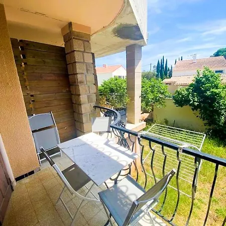 F2 4 Pers 5min Commerce Plages *