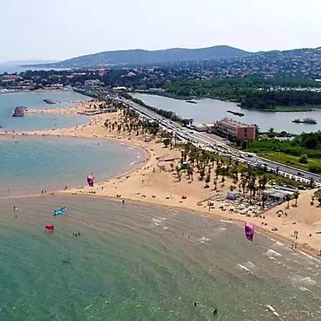 F2 4 Pers 5min Commerce Plages דירה *